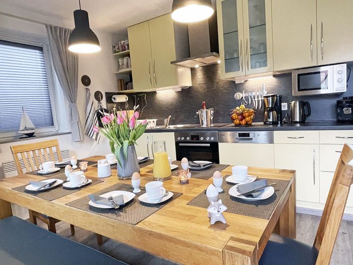 TOP-Altersvorsorge: 4-Sterne-Ferienhaus in ruhiger Lage nur 200m zum Plauer See – Küche mit Spülmaschine...