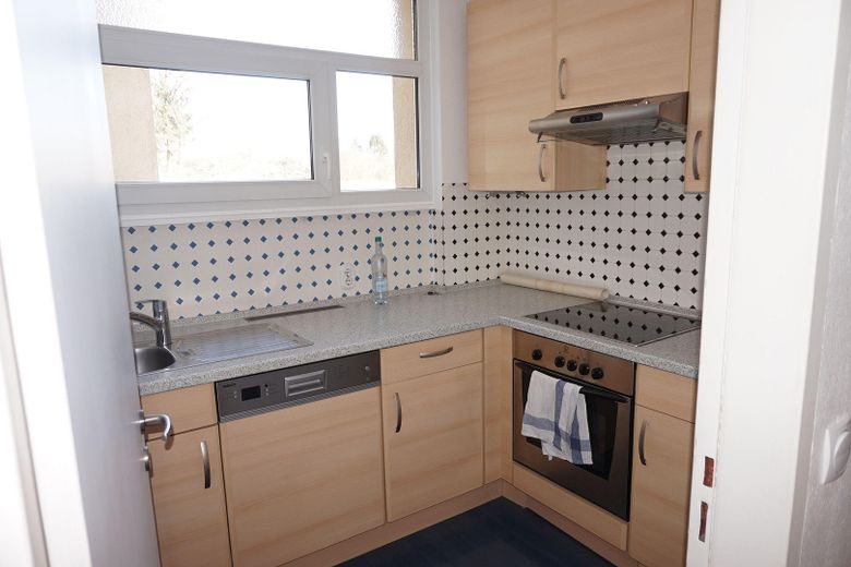 Świetna lokalizacja: 2-pokojowe mieszkanie z pięknym balkonem – Küche