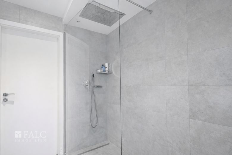 Provisionsfrei! Großzügiges Einfamilienhaus in Köln-Auweiler! – Badezimmer-EG