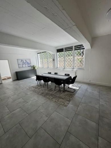 APPARTAMENTO CON TERRAZZA - Invidia degli amici - incluso gratuitamente - REALE e MODERNO - particolare e vicino al confine! – 10 Wohnbereich + rechtes SZi