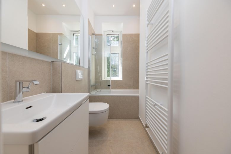 Tageslichtbad 2 mit Badewanne