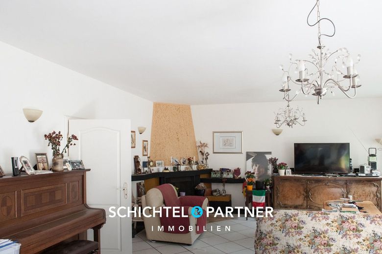 Farge | Solider Bungalow auf Waldgrundstück mit Doppelgarage – S&amp;P | Wohnzimmer
