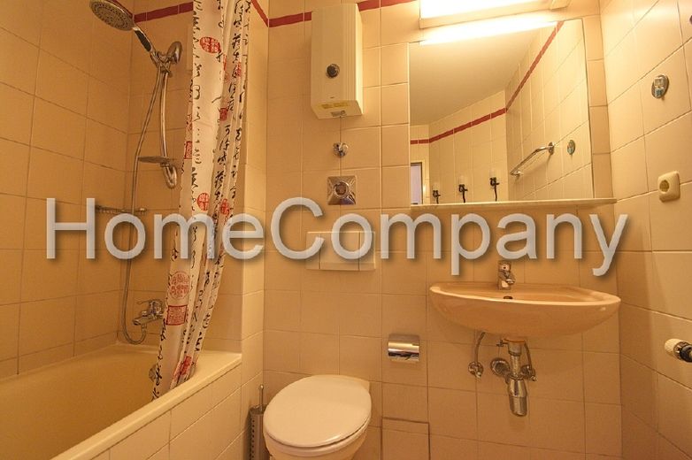 Modern eingerichtete Wohnung mit großem Balkon, direkte Nähe zur U 35, KFZ-Stellplatz möglich – 6969363872e53bce497151d913527fa28241f305.jpg