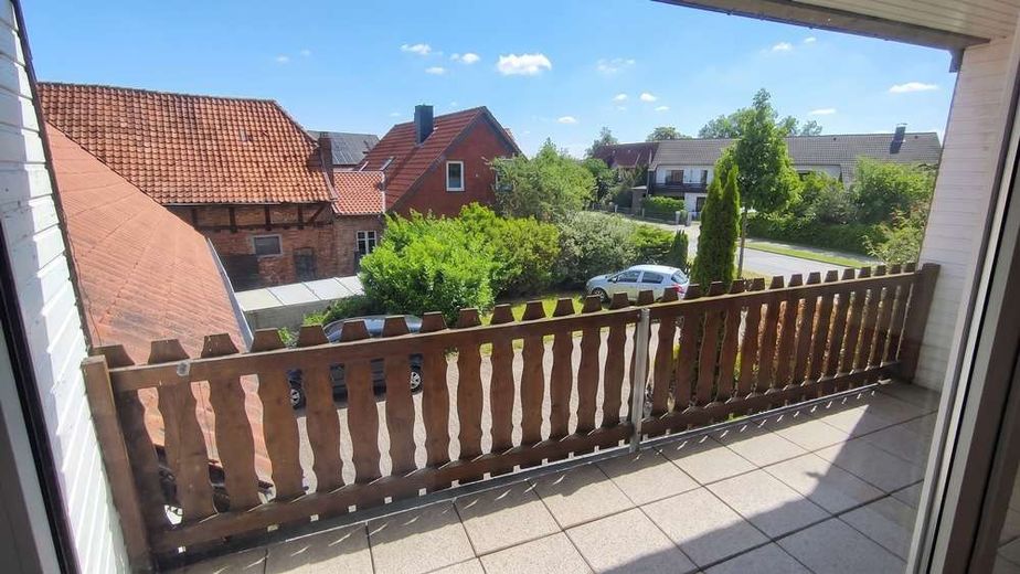 Edemissen - Wehnsen - großzügiges Zweifamilienhaus mit Nebengebäude und Garagen – DG - Balkon