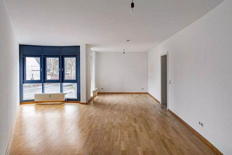 Frisch renoviert: Großzügige 140 m² Etagenwohnung mit Süd-Balkon, Parkett, Duschbad & TG-Stellplatz – Esszimmer / Abendlicht