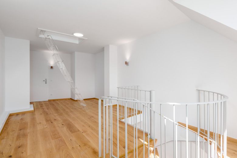 RARITÀ AL LEHEL | Maisonette modernizzata con vista sul verde e posto auto in garage sotterraneo – senza provvigione – Wohnbereich 5. OG