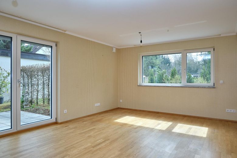*PROVISIONSFREI* Hochwertige Erdgeschoss-Terrassenwohnung in Bestlage Maxhofstraße - Fürstenried – Großzügiger Wohn-/Essbereich