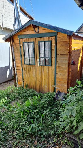 Kleines Einfamilienhaus -- HANDWERKER ZU MIR – Geräteschuppen