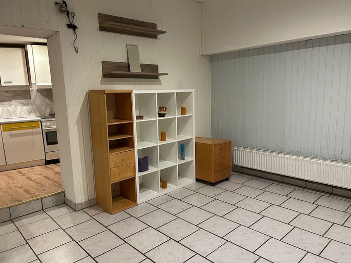 VIVIENDA DE 3 HABITACIONES CON COCINA, BAÑO Y PASILLO CERCA DEL AEROPUERTO DE HAHN – Foto 2