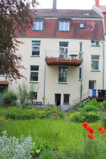 4 Zimmer Whg, 2. OG, renoviert und mit Einbauküche ab 1. Sep – Foto 4