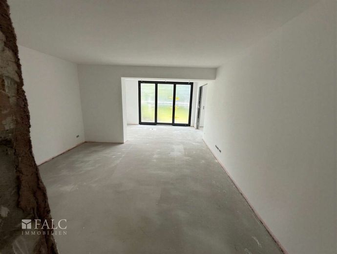 Großzügiges Zweifamilienhaus mit Einliegerhaus, 1.571 m² Grundstück – Ess Zimmer