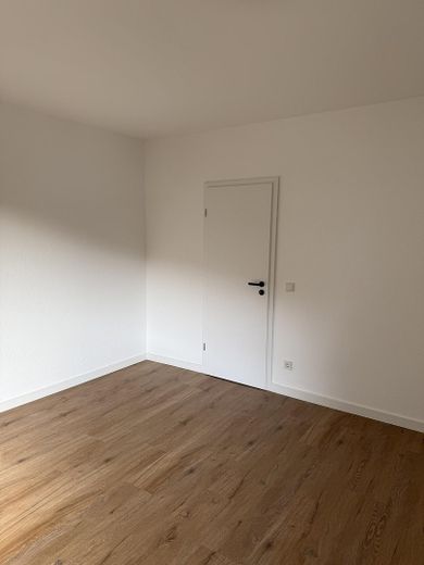 Sanierte 2,5 ZKB-Wohnung, Balkon, Aufzug & Garage im Herzen von Siegen! – Schlafzimmer
