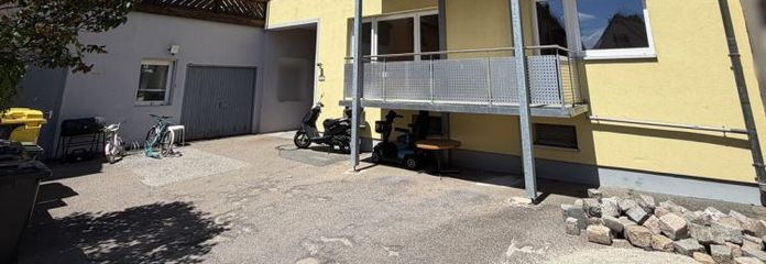 Wohnungspaket mit 5 Eigentumswohnungen mit Garagen und Stellplätzen in gepflegtem 6-Familienhaus.