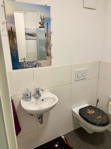 Vivere dove gli altri vanno in vacanza - moderna casa a schiera con una splendida vista sul lago sulla Höri – Gäste-WC