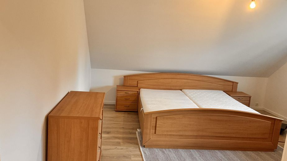 Appartamento completamente ristrutturato e arredato con 3 stanze in condivisione e giardino – Foto 13