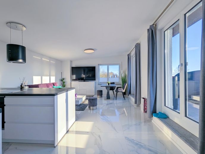 Hochwertig voll möblierte 2-Zimmer-Wohnung mit Dachterrasse, Tiefgarage & Garten in München Nord – Foto 5