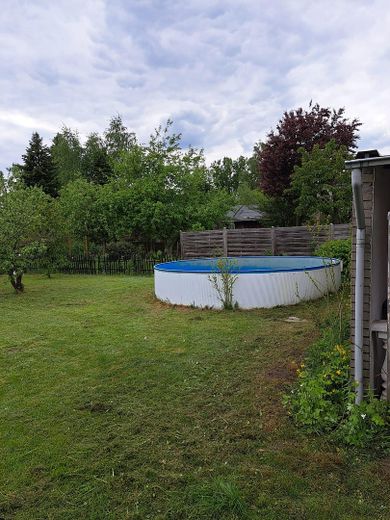 Casa unifamiliare indipendente su terreno di 753 m² + garage doppio, Berlino-Heinersdorf – Pool