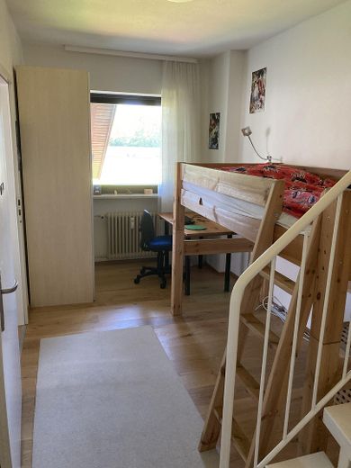 Mükemmel konumda 3,5 odalı Quadro ev! Çok aydınlık hobi odası! – Kinderzimmer