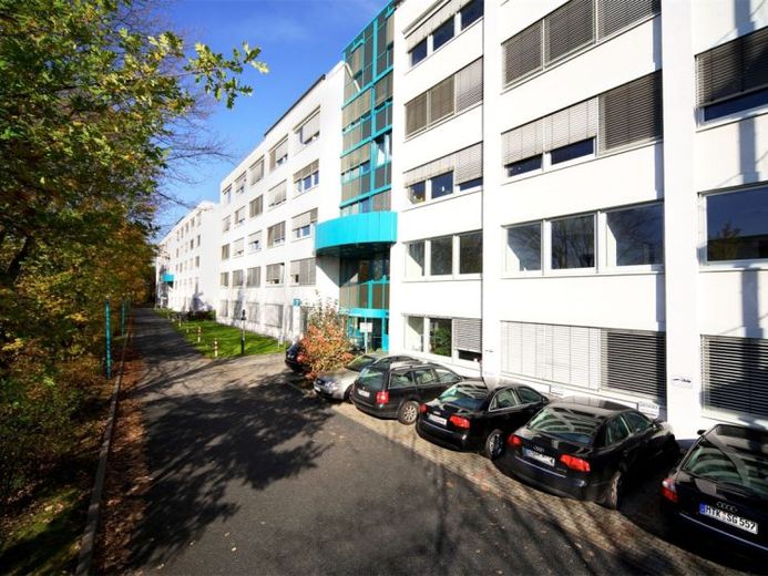 KLE!N - Provisionsfrei - Modernisierte Büroetagen in Eschborn-Niederhöchstadt – Foto 1