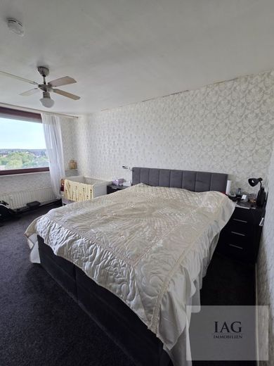 Familienfreundliche 4,5-Zimmer-Wohnung mit Balkon, Aufzug und idealer Raumaufteilung – Schlafzimmer Bild 1