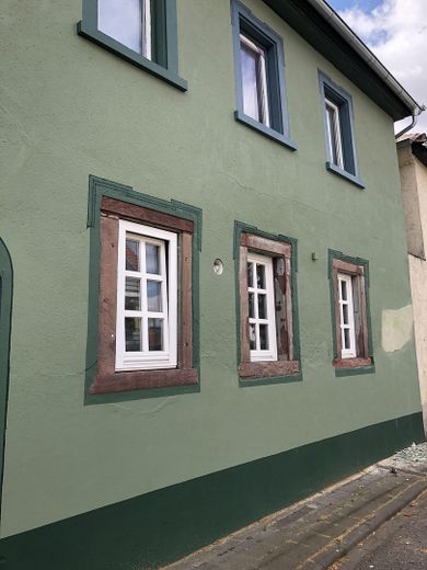 2 ZKB als WG in denkmalgeschütztem Gebäude – Frontansicht der Nordseite