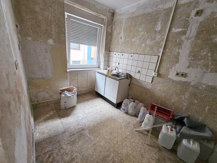 Renovierungsbedürftiges 4 Fam.-Mehrfamilienhaus in zentraler Lage – Bild 10