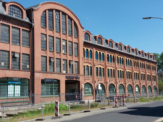 Renovated, air-conditioned office unit in a historic building – Photo 1