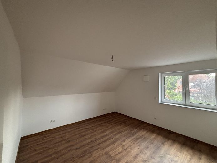 Schöne große OG-Wohnung im KFW40-Plus Haus zu vermieten! – Foto 21