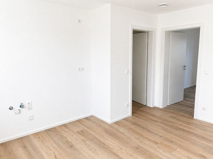 Komfort in Schwandorf: 3-Zimmerwohnung mit Balkon und 2 Bädern in frisch saniertem Quartier – Küche