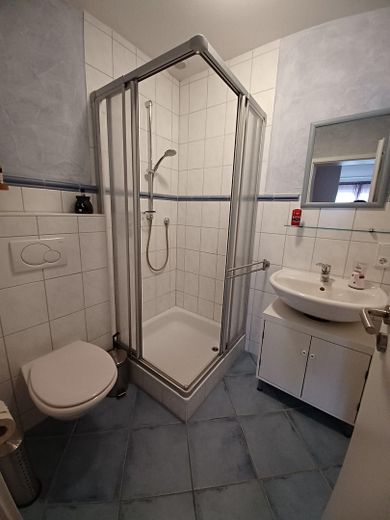 Duschbad, Zugang über GZ