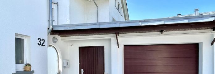 Stellplatz und Garage