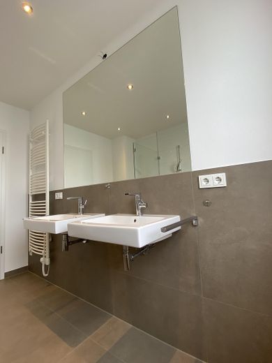 Hochwertige, neuwertige und großzügige Maisonettewohnung in Münster-St. Mauritz !! – Badezimmer