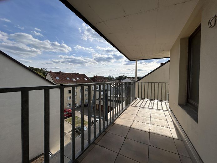 Penthouse - Kapsamlı renovasyon sonrası ilk kullanıma yakın 1 oda (yeni gibi), elektrikli cihazlar dahil – Blick Südost Balkon