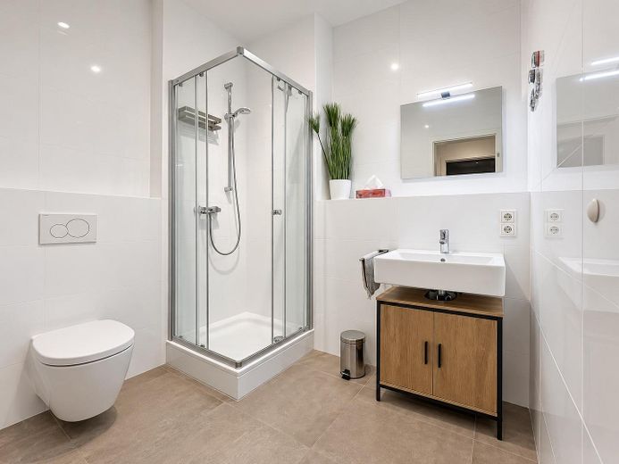 Penthouse mit Einbauküche – Bad 2