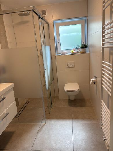 Moderne, stilvolle 3-Zimmer-Neubauwohnung – फोटो 9