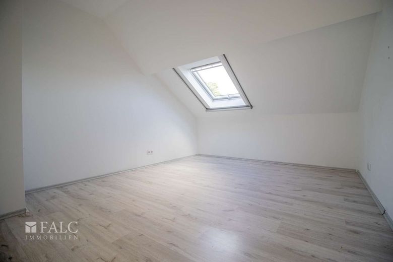 What a surprise! - Ihr Platzwunder mit diversen Möglichkeiten – Weiteres Dachzimmer