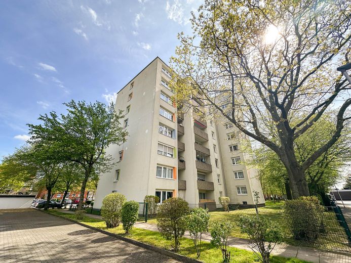 Bezugsfrei-PROVISIONSFREI- 3-ZIMMER WOHNUNG direkt am Kanal – Haus