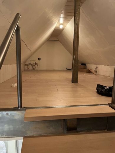 PROVISIONSFREI : Schönes Landhaus in naturnaher Umgebung – ausgebauter Dachboden