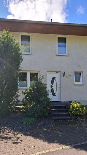 gepflegte Doppelhaushälfte mit Garten in Brühl-Eckdorf (provisionsfrei) – Hauseingang