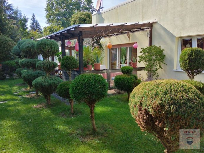 Attraktive Wohnung mit großem Garten,
Garage mit verpachteter Gaststätte 
inklusive genehmigtem Biergarten – Ansicht Terrasse Süd (1)