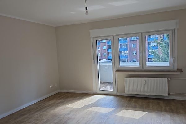 Erstvermietung nach Sanierung | Helle 2-Zimmer Wohnung mit Balkon und Einbauküche