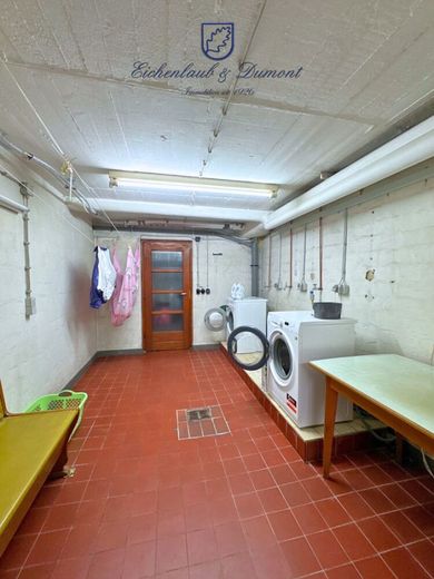 Großzügige 4 ZKB Wohnung mit Balkon &amp; Stellplatz in Dudweiler-Süd – Waschküche UG