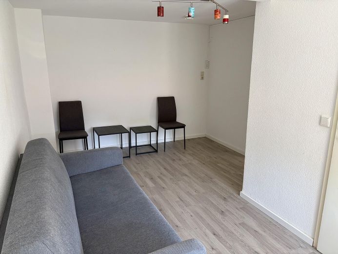 Renovierte und teilmöblierte 2-Zimmerwohnung in top Lage, nähe Berger Straße! – Wohnen Ansicht 2