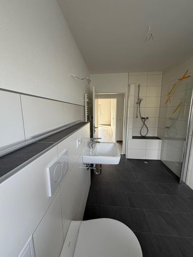 Newly renovated & quietly located – 3 rooms with balcony and lovely views – Bad