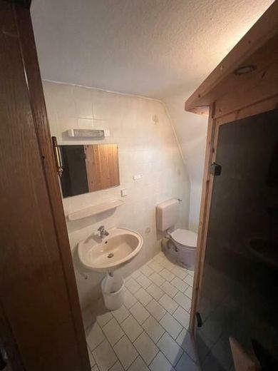 24 Gäste WC im Saunazimmer