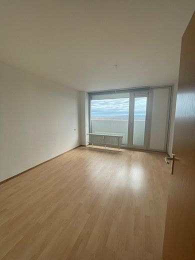 3,5 Zimmer Wohnung mit traumhaftem Ausblick – Schlafzimmer