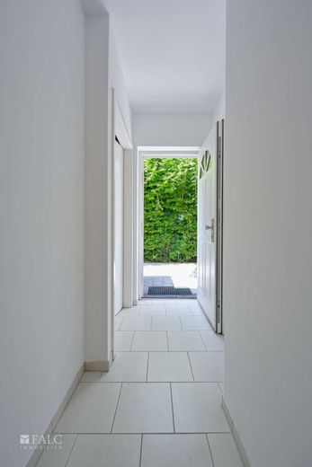 Wohnglück auf vier Ebenen - modernes Reihenmittelhaus in begehrter Lage von Feldmoching – Eingang EG