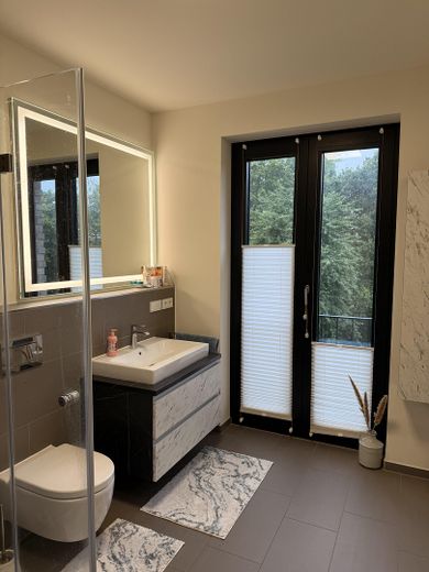 Traumhafte moderne 5-Zimmer  Wohnung in zentraler Lage – Foto 11