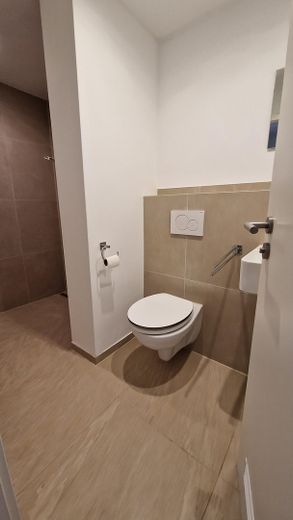 Attraktives Grundstück mit Altbestand und Bergblick – Sanierung oder Neubau möglich – Appartment
