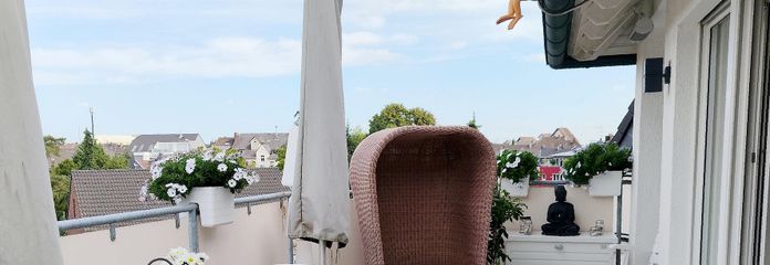 Hermoso y luminoso dúplex de 3 habitaciones sobre los tejados de Moers – Blick über Moers